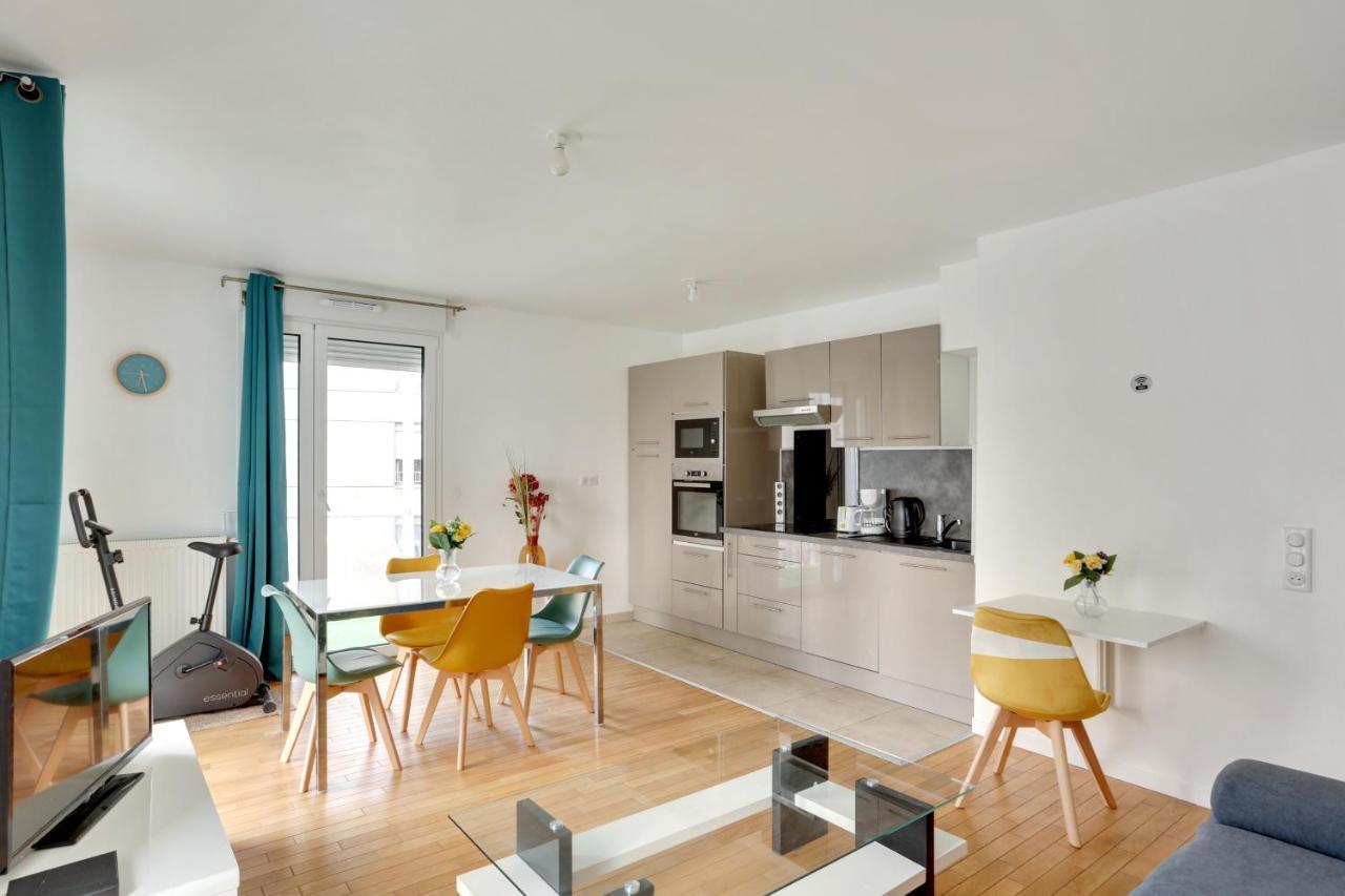 Chic Apart With Parking Near Paris น็องแตร์ ภายนอก รูปภาพ
