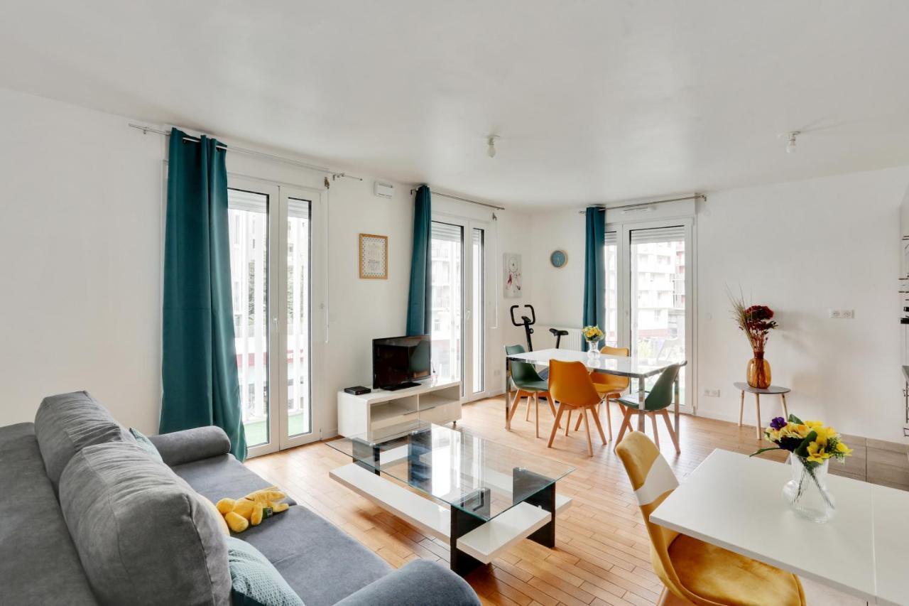 Chic Apart With Parking Near Paris น็องแตร์ ภายนอก รูปภาพ